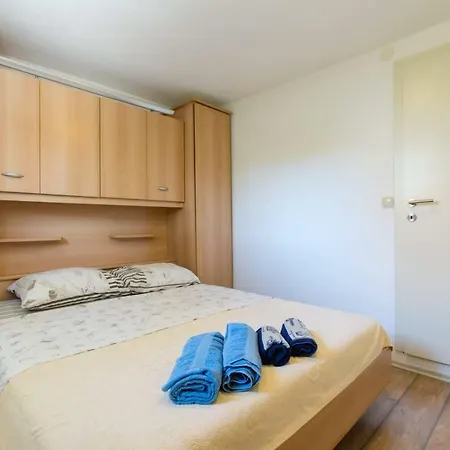 Vinko Tribunj-sovlje Apartman Tribalj